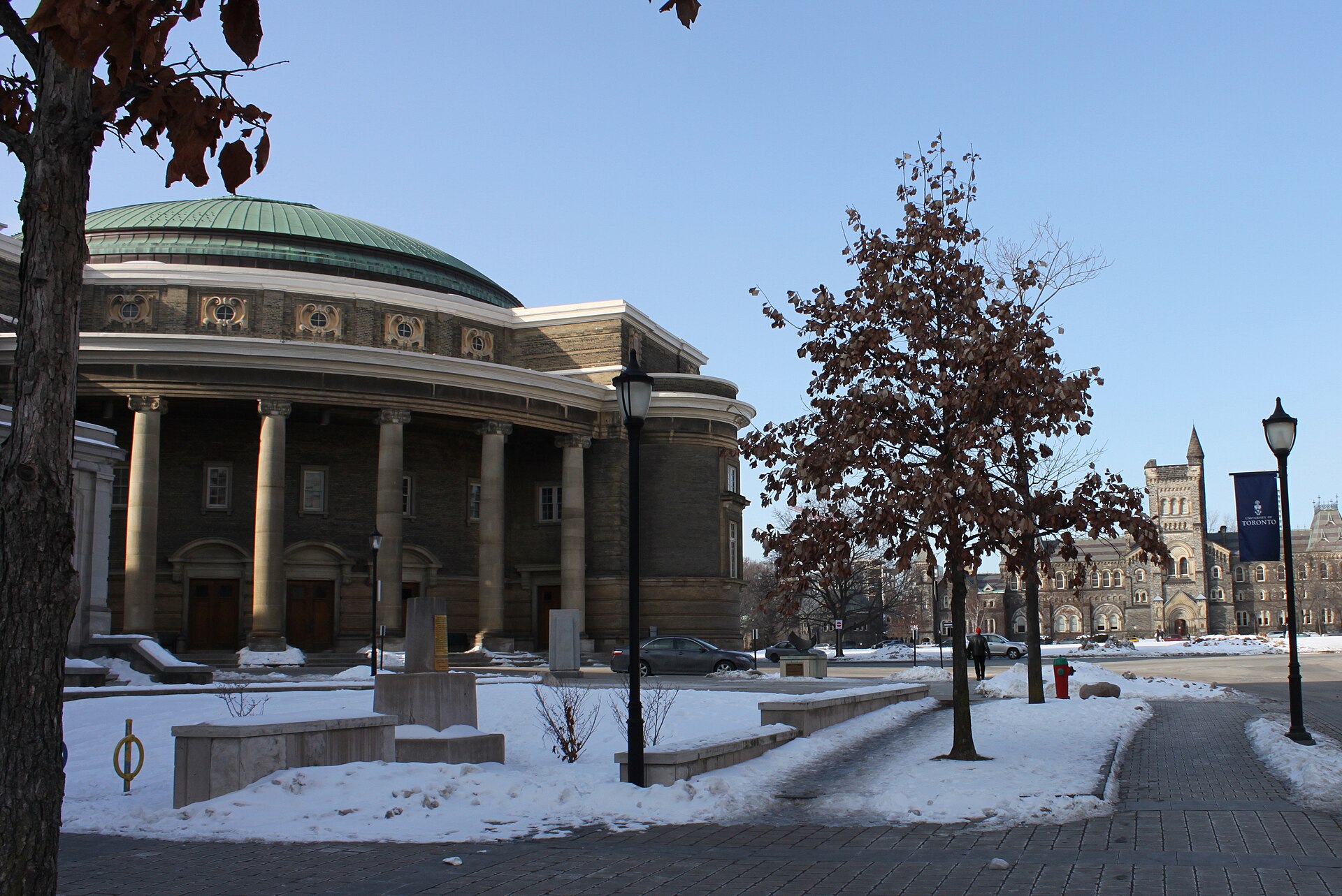Photo: KTMAR / CC BY 3.0 via Wikimedia Commons University of Toronto