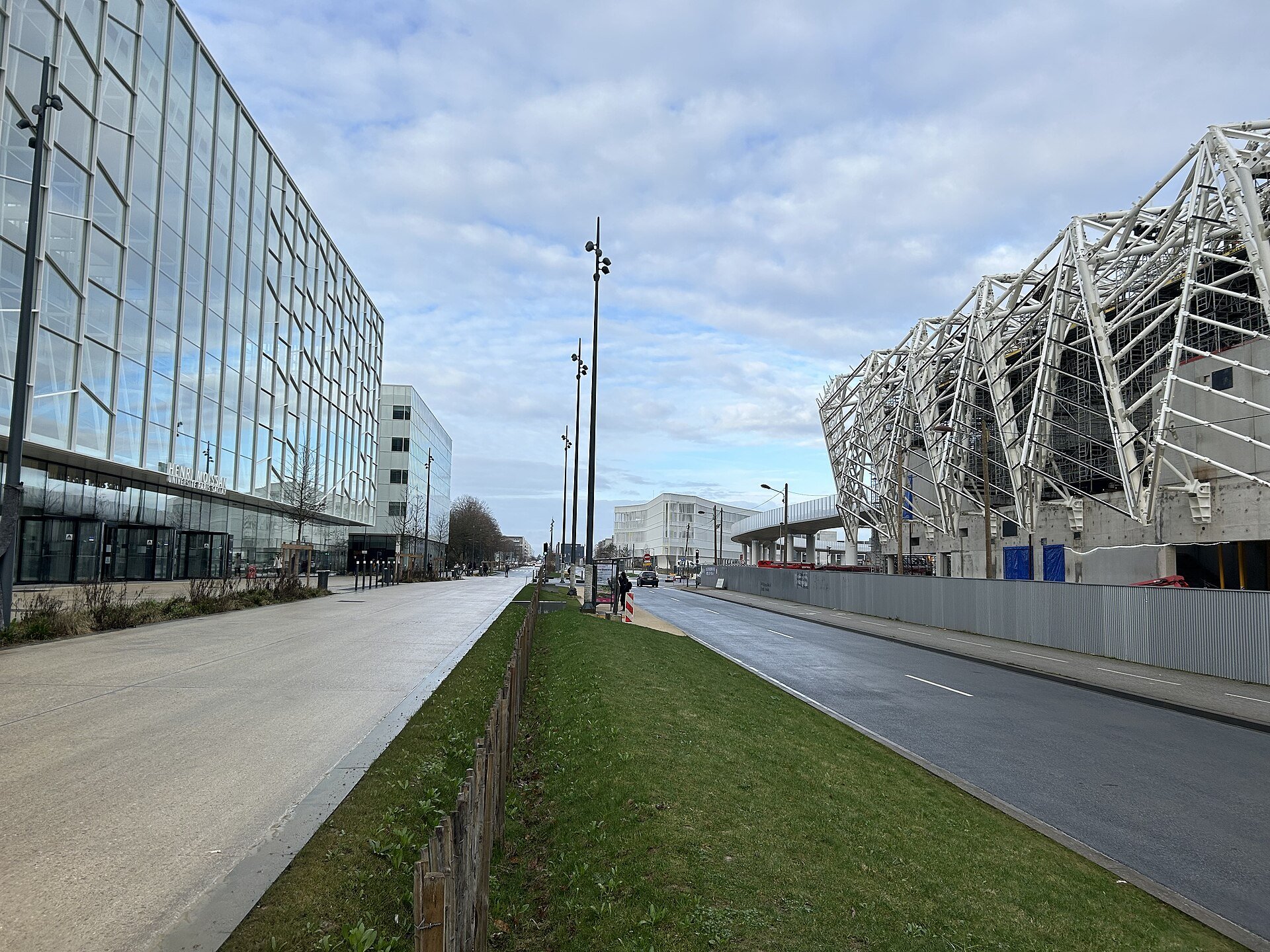 Photo: Jmex / CC0 via Wikimedia Commons Paris-Saclay University