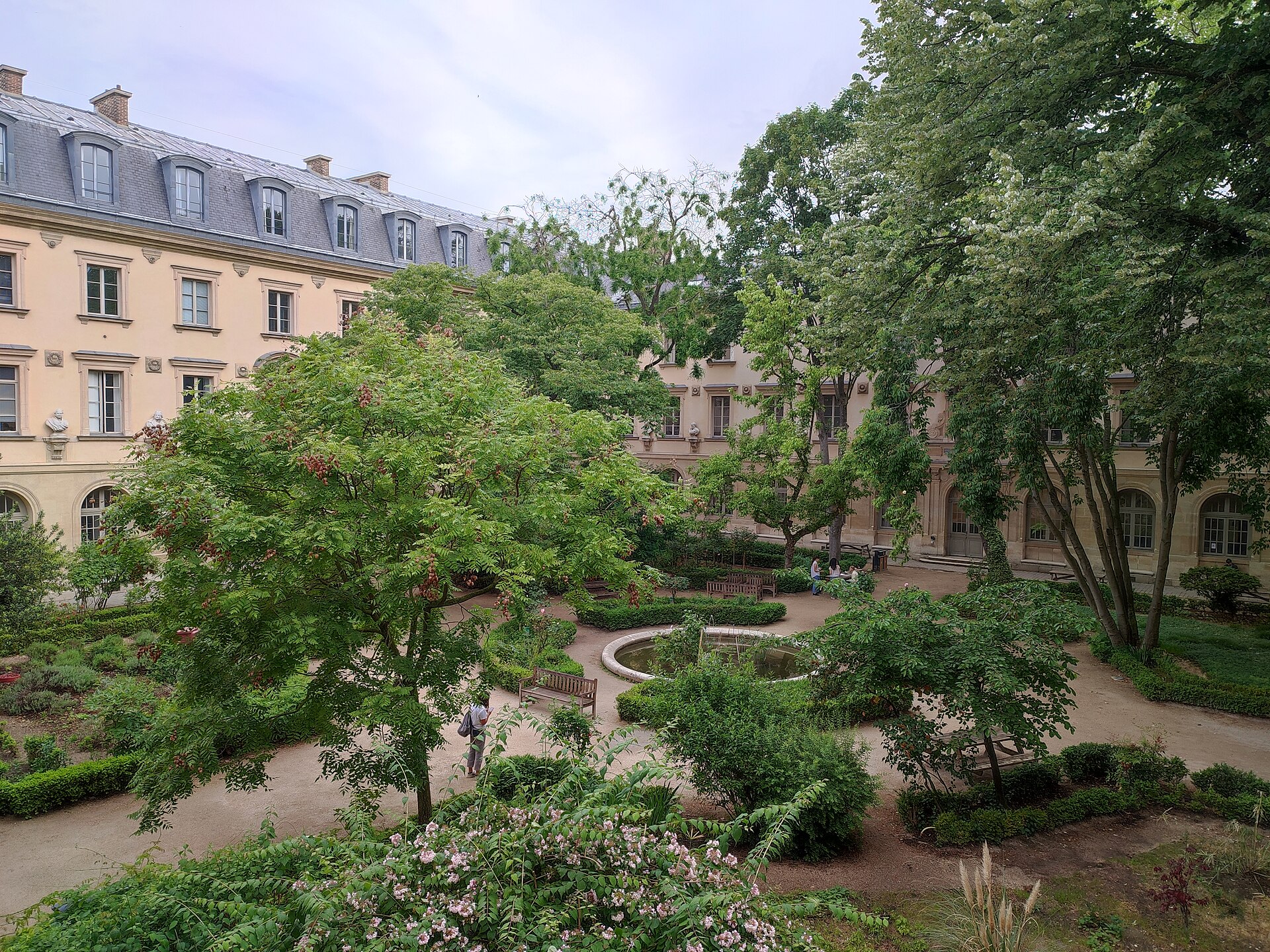 Photo: Remi Mathis / CC BY-SA 4.0 via Wikimedia Commons PSL University (Paris Sciences et Lettres)
