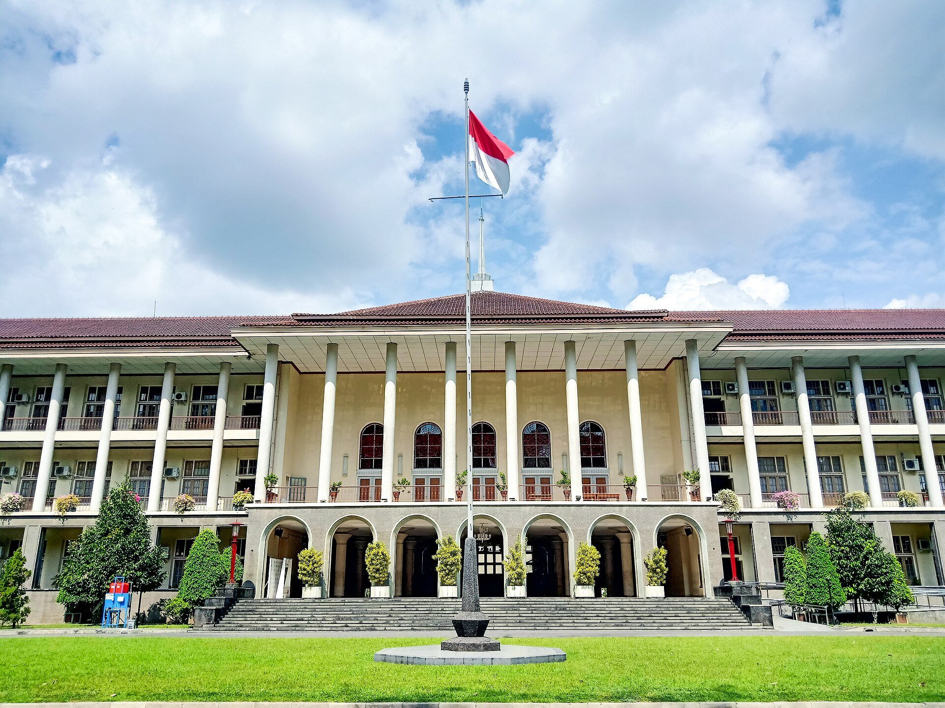 Universitas Gadjah Mada (UGM)