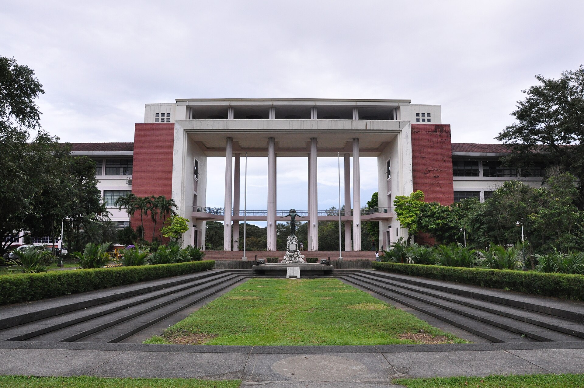 Photo: boink_99 / CC BY-SA 2.0 via Wikimedia Commons University of the Philippines