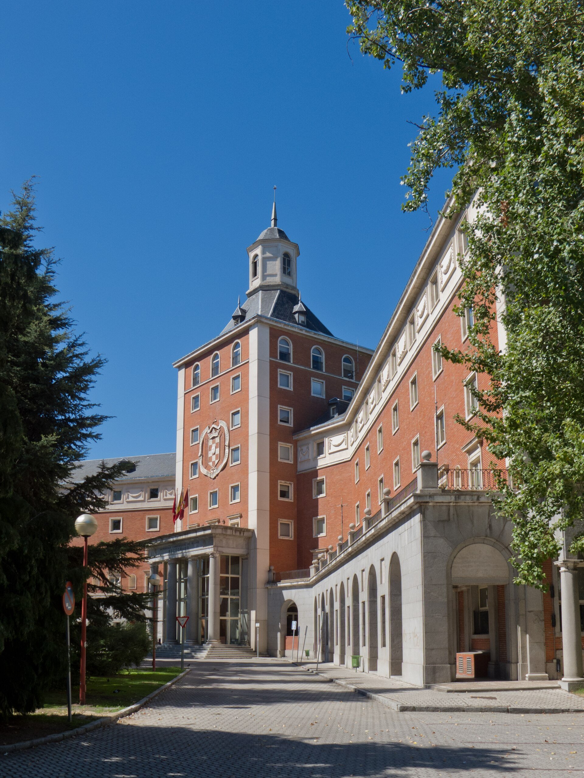 Photo: Carlos Delgado / CC BY-SA 3.0 via Wikimedia Commons Complutense University of Madrid (UCM)