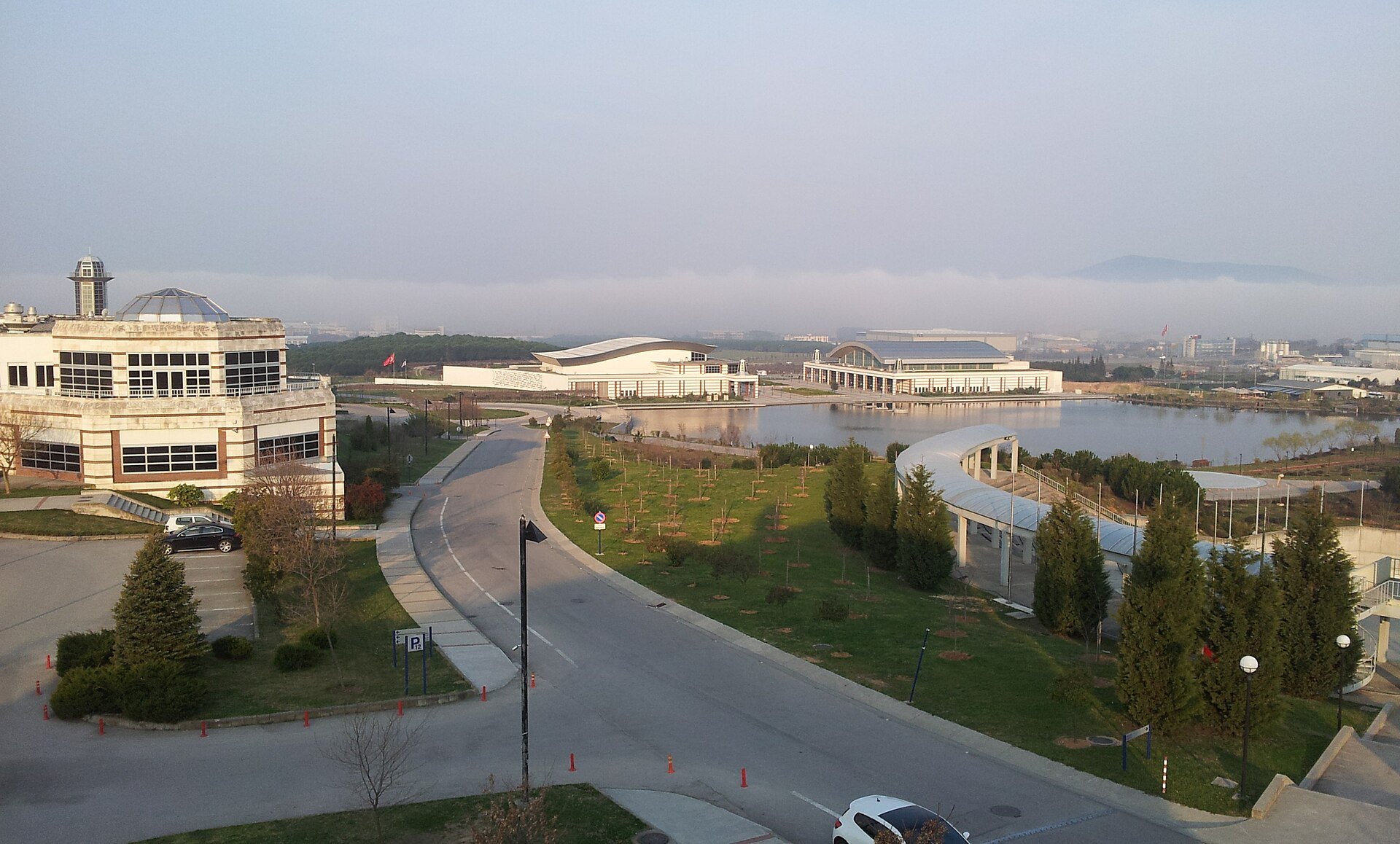 Photo: Cerian / CC BY-SA 3.0 via Wikimedia Commons Sabancı University
